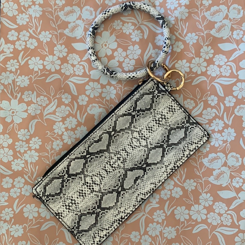 Shoptalulah Snake Print Wrist Wallet